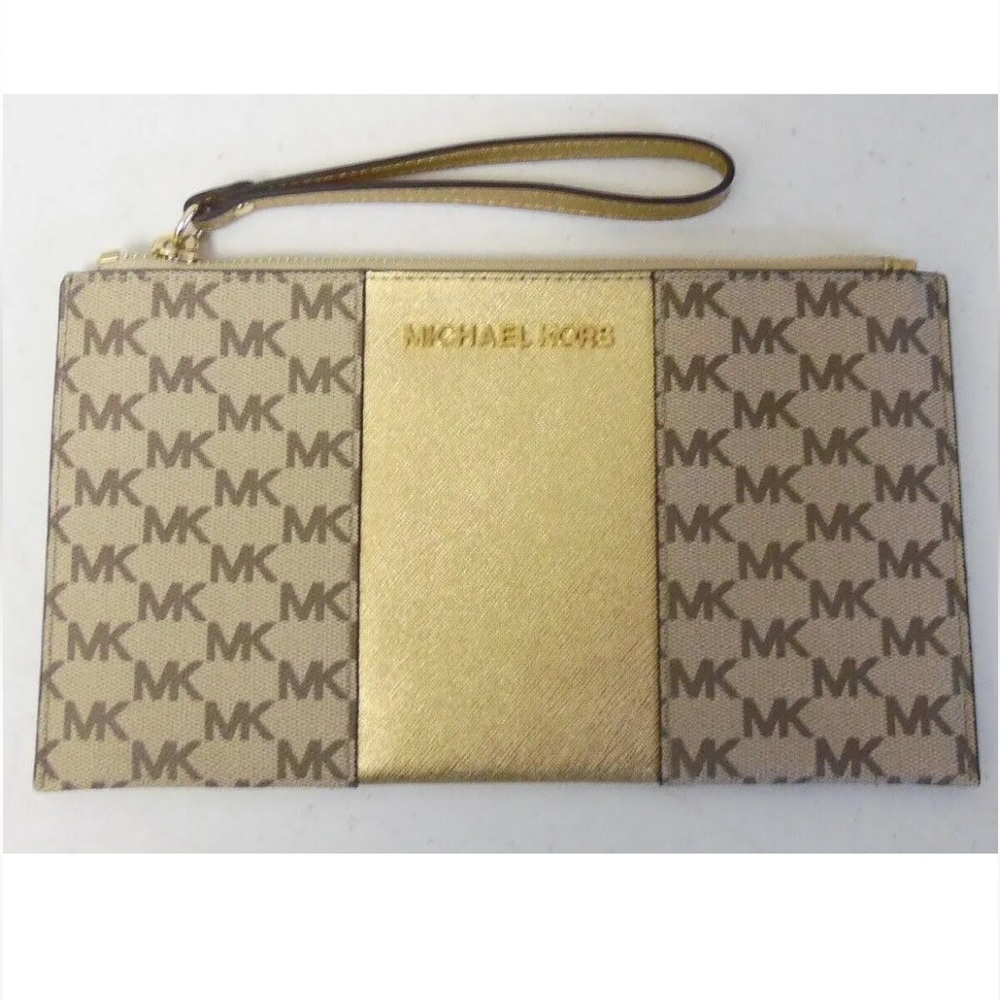 Michael kors wristlet